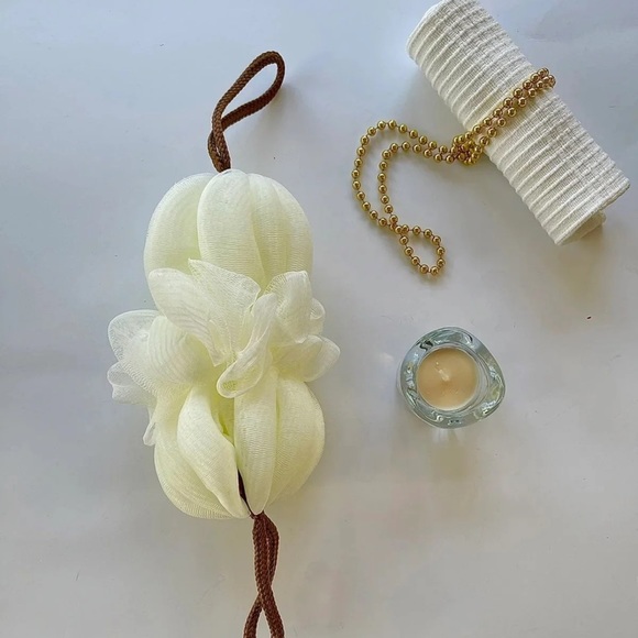 Bundle/Bath &body for exfoliating , remove tan - Picture 2 of 8